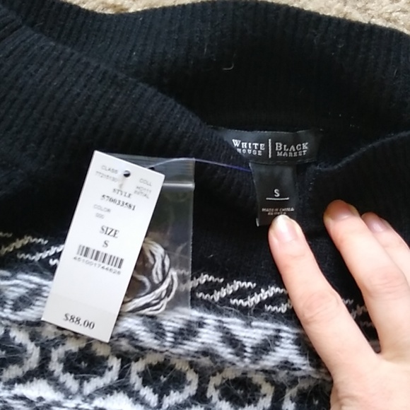 WHBM Sweater NWT sz S - Picture 3 of 3